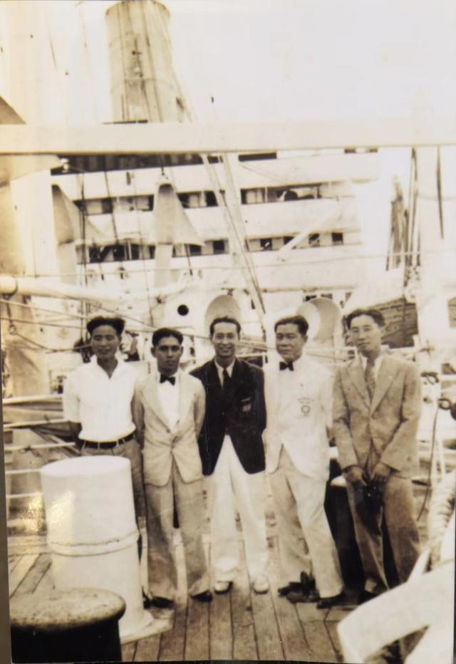1936年的柏林奥运会上，中国的 “神行太保”与天才运动员欧文斯结为好友