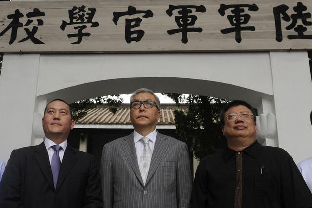 蒋介石唯一抱过的曾孙，长相神似曾爷爷，参观黄埔军校感慨万分