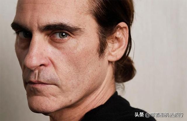 10位名人身上的伤疤由来：有人遇到抢劫，有人演戏受伤