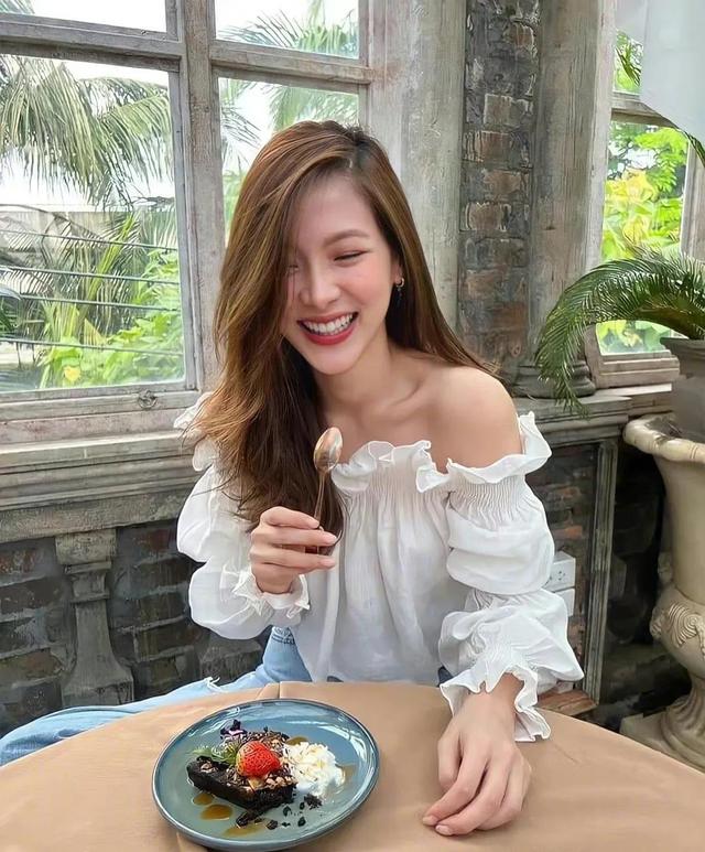 小水平采娜的性感写真