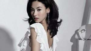 卢靖姗国籍(娱乐圈6位混血女星，她有四国血统，她是谁？)