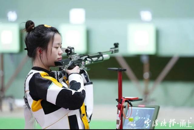 可可爱爱夺首金!这个宁波“超级女孩”是清华学霸!背后还有个“重学业”的妈妈…