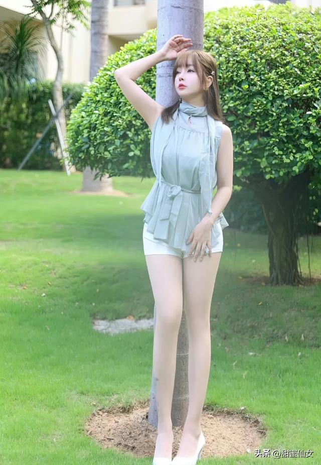 王雨纯:修长美腿、妩媚性感
