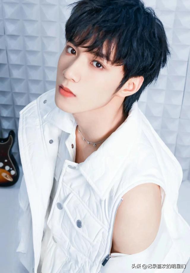 时代少年团里的刘耀文阳光帅气迷人十足哦！