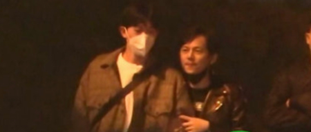 深夜聚会牵手摸脸,多年形象一朝被毁,何炅“同性”恋情曝光?