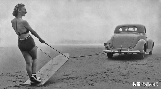 罕见照片：日本女人竟如此开放大胆，女学生脱光衣服全身赤裸上课