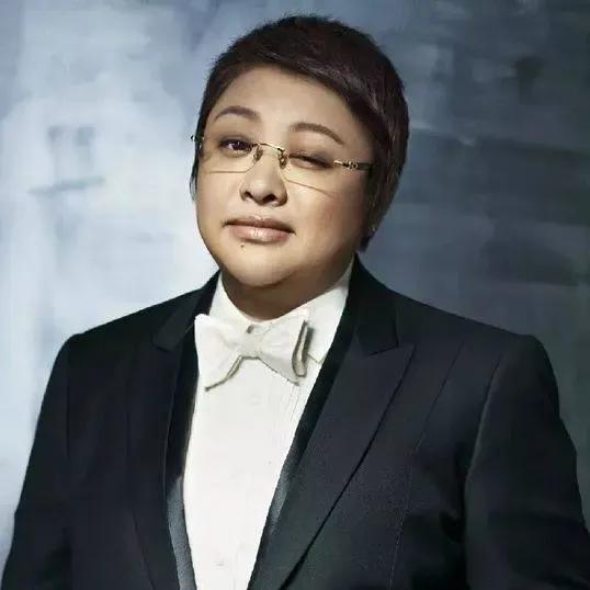 韩红的母亲雍西：女儿52岁仍未婚单身，让她纠结心痛