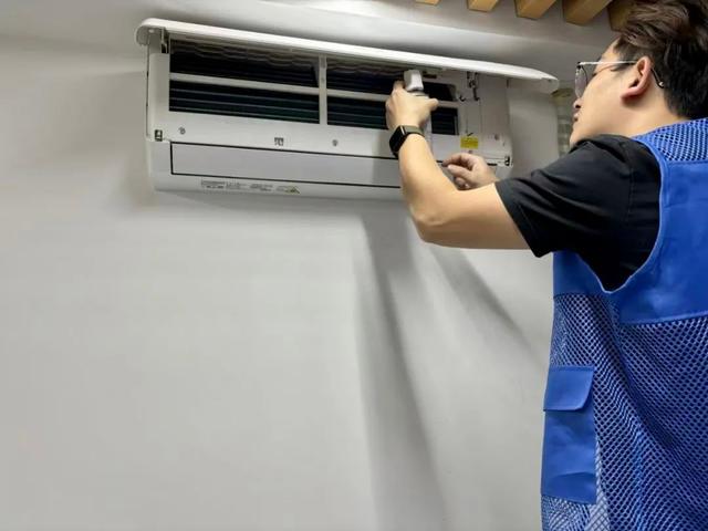 根本坐不住!这群“闲不住”的老邻居志愿服务邻里近十年……