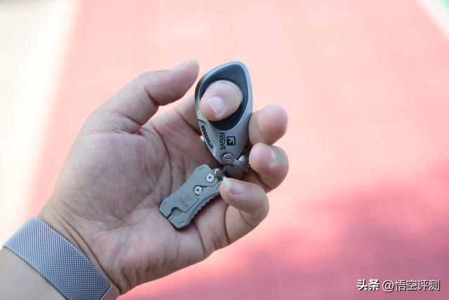 真正属于男人的EDC:无限旋转超解压,费戈钛合金旋转钥匙扣评测