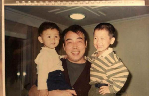 陈凯歌陈红夫妇年轻旧照曝光 陈飞宇与爸爸陈凯歌如复制粘贴