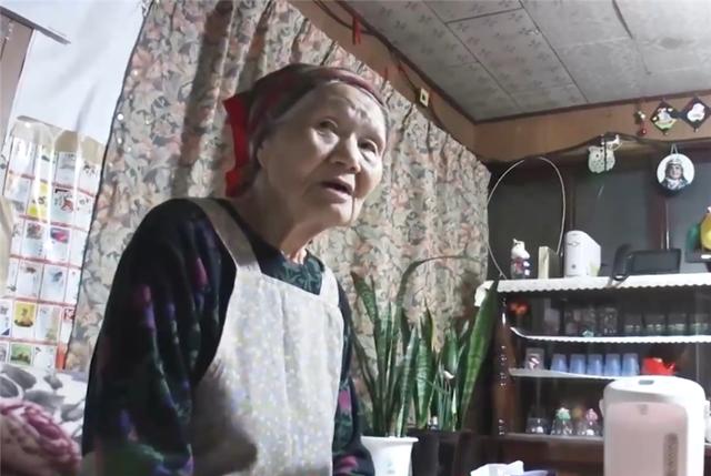 日本83岁老奶奶，独居63㎡废旧的家，过着辛酸又坚强的一生