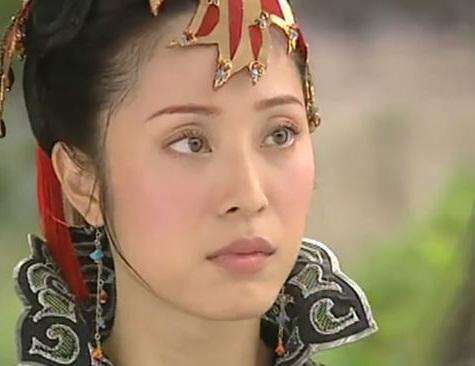 明明是同一个演员,可在续集里像换了张脸,令妃颜值前后变化好大