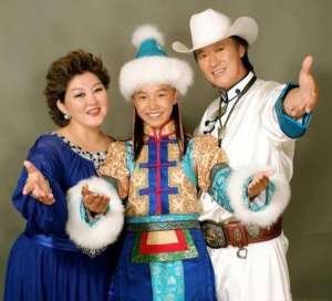 吉祥三宝蒙语版(还记得吉祥三宝吗?“一家三口”现在长这样了)