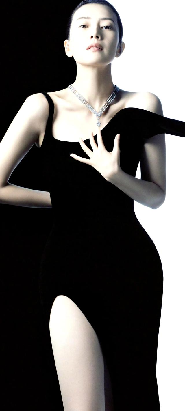 俺的女神高圆圆高清无水印性感壁纸美图大放送