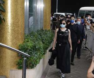 林青霞60大寿(美人迟暮65岁林青霞现身赌王葬礼，皮肤松弛又生白发，尽显老态)