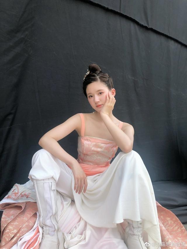 优质头像背景图——赵露思