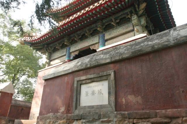 历史上的“大明风华”：“艺术皇帝”争权杀叔？两立皇后实有隐情？