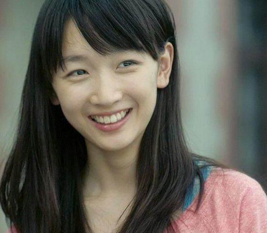女星豁出去的素颜照,赵丽颖一看就是没睡醒,杨颖皮肤乌黑照样秀