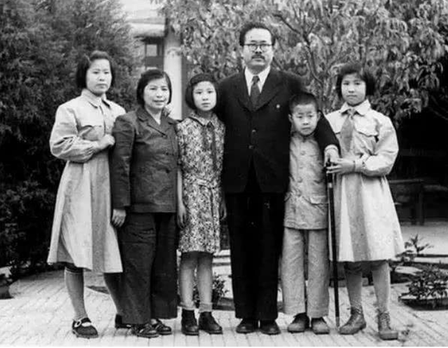 任弼时和陈琮英,从包办婚姻到红色伉俪,生育9儿女只留下4人