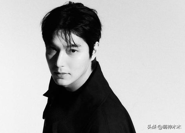 37岁李敏镐在禁烟区吸烟,冲上韩网热搜或被罚款,近照越发浮肿