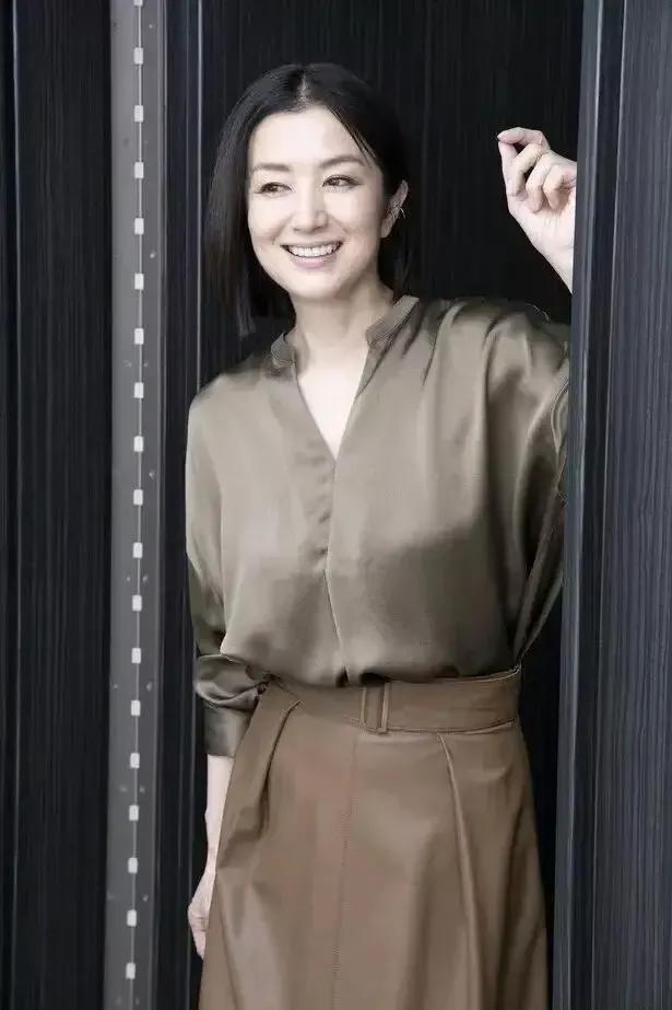 情妇脸——铃木京香，魅感人心！这身材和演技，让人无话可说！