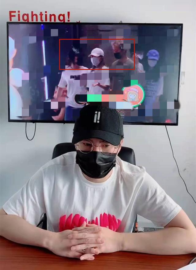 周扬青疑曝新恋情,与男子雨中依偎,对方开800万豪车不输罗志祥