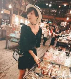 夏沫侨(陈嘉上&夏沫侨，相差30岁的父女恋，花甲导演美女明星的爱情故事)