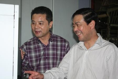 中国商业界黑马崛起,年入6126亿远超腾讯小米,他到底是什么来头