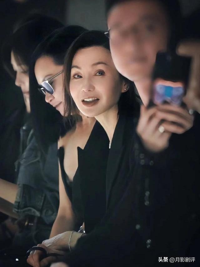 60岁张曼玉,归来仍是巨星,现在这种港风美女再也见不到了