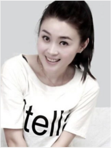 被赵本山捧了17年，38岁依然单身，“杨晓燕”关婷娜后悔了吗？