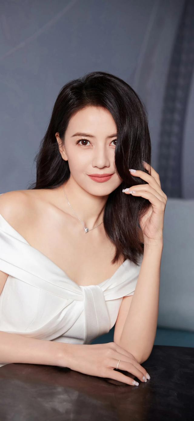 俺的女神高圆圆高清无水印性感壁纸美图大放送