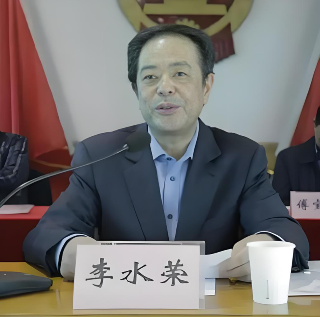 中国商业界黑马崛起,年入6126亿远超腾讯小米,他到底是什么来头