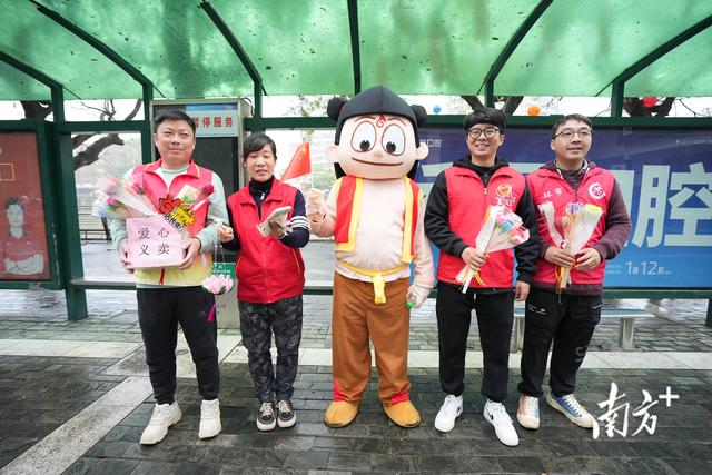 南方日报要闻|募集善款超4000万元!江门元宵万人健步行活动举行