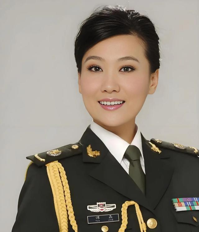 谭晶《九儿》唱的不一般，一开嗓台下掌声响起
