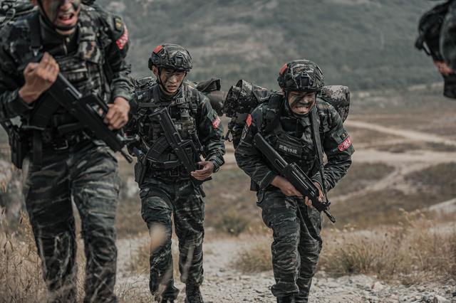 超燃!武警特战队员们的极限训练,果然威武霸气
