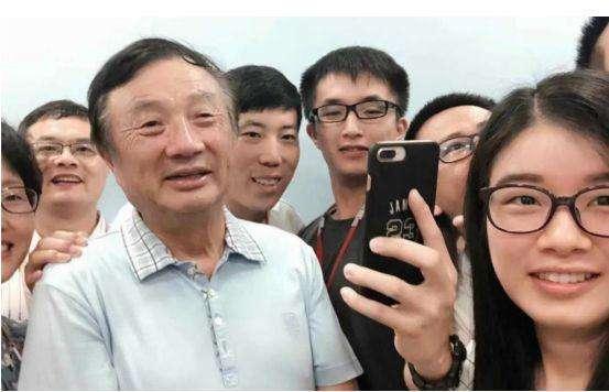 湖南女孩刚毕业就被华为选中,年薪高达156万,她究竟有何本事