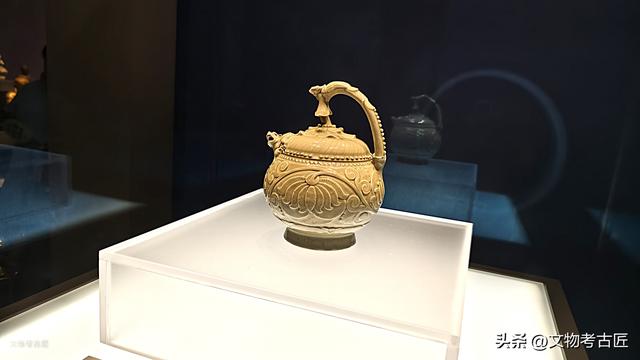 千年“魔壶”五代“青瓷提梁倒灌壶”的神奇之处