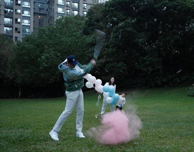 结婚4年有3年都在怀孕,毛加恩感谢妻子罗雯对家庭的付出