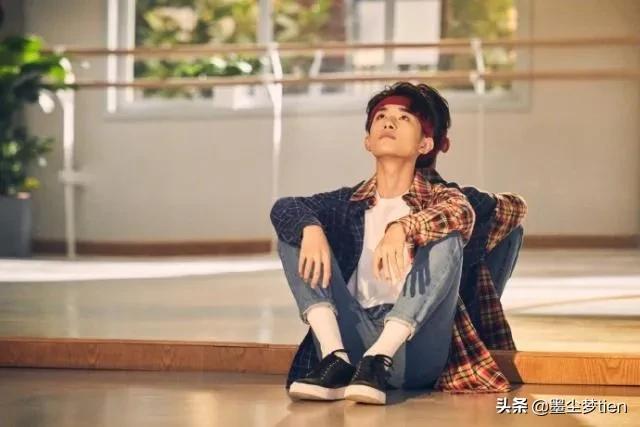 TFboys三小只露腹肌!前两个令人称赞,最后一个只能靠想象