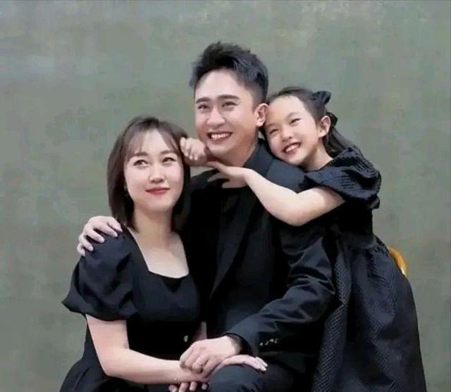 同样是央视主持人,颜值才艺具备,为何杨帆红不过尼格买提呢?