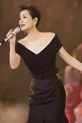 90后女歌手(90年代内地女歌手天团这十位女神的代表作，你至少听过五首)