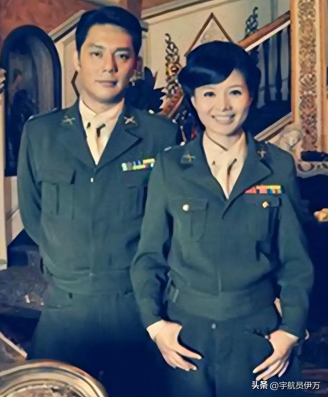 她是“军旅霸王花”，人美演技好却遭丈夫背叛，如今生活简单幸福