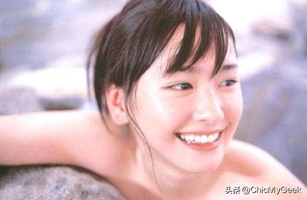 日本评选30岁最美女星,新垣结衣、石原里美都输给了她