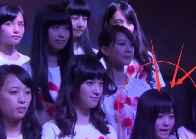 鞠婧祎罕见旧照曝光，面目扁平发量少被队友艳压，三人变化有点大