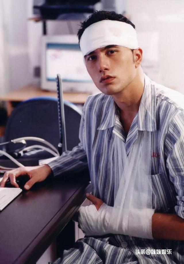 圈中的“假混血”,五官深邃没话说,有人彻底爆红,有人泯然众人