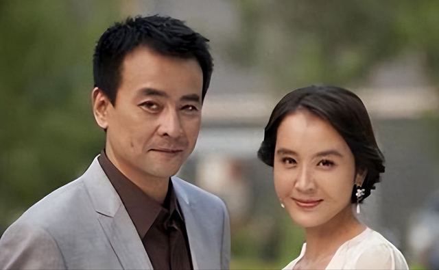 演员罗钢：娶小23岁郝蕾，陪娇妻战胜家族遗传病，48岁老来得子