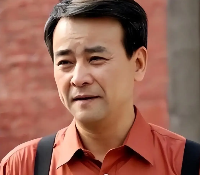 演员罗钢：娶小23岁郝蕾，陪娇妻战胜家族遗传病，48岁老来得子