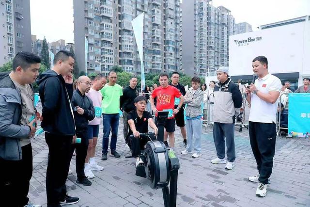 燃烧卡路里！温江街头上演“体能大挑战”