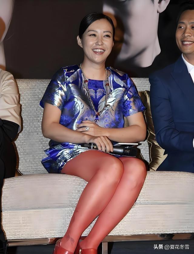 郝蕾：全裸演戏引争议，情路波折令人叹