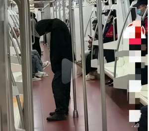 灰人(博眼球？西安地铁惊现“灰人”，举止怪异声音奇怪，官方回应来了)